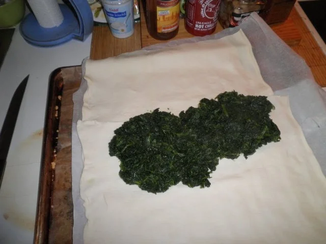 Rezept: Wildlachs auf Spinat im Blätterteig Bild Nr. 3 Wildlachs auf Spinat im Blätterteig - Rezept - Bild Nr. 3