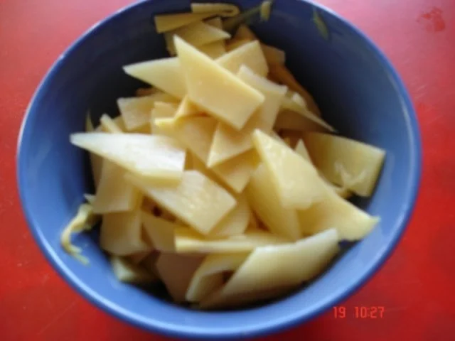 Schweinefilet mit chinesischen Mie-Nudeln, Zuckerschoten und Bambus - Rezept - Bild Nr. 5