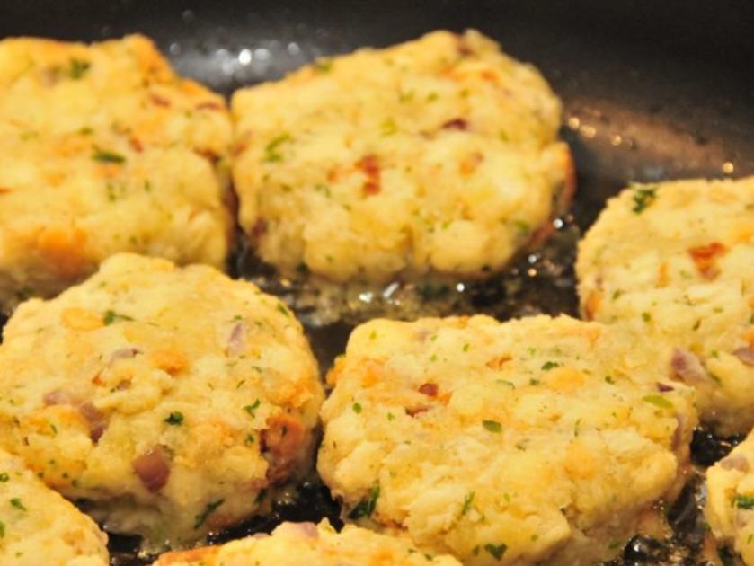 Adventskalender 24. Tag: Tiroler Kaspressknödel - Rezept - kochbar.de