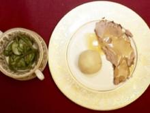 Zigeunerbraten mit Klößen und Bohnen-Gurken-Salat (Brigitte Grothum) - Rezept