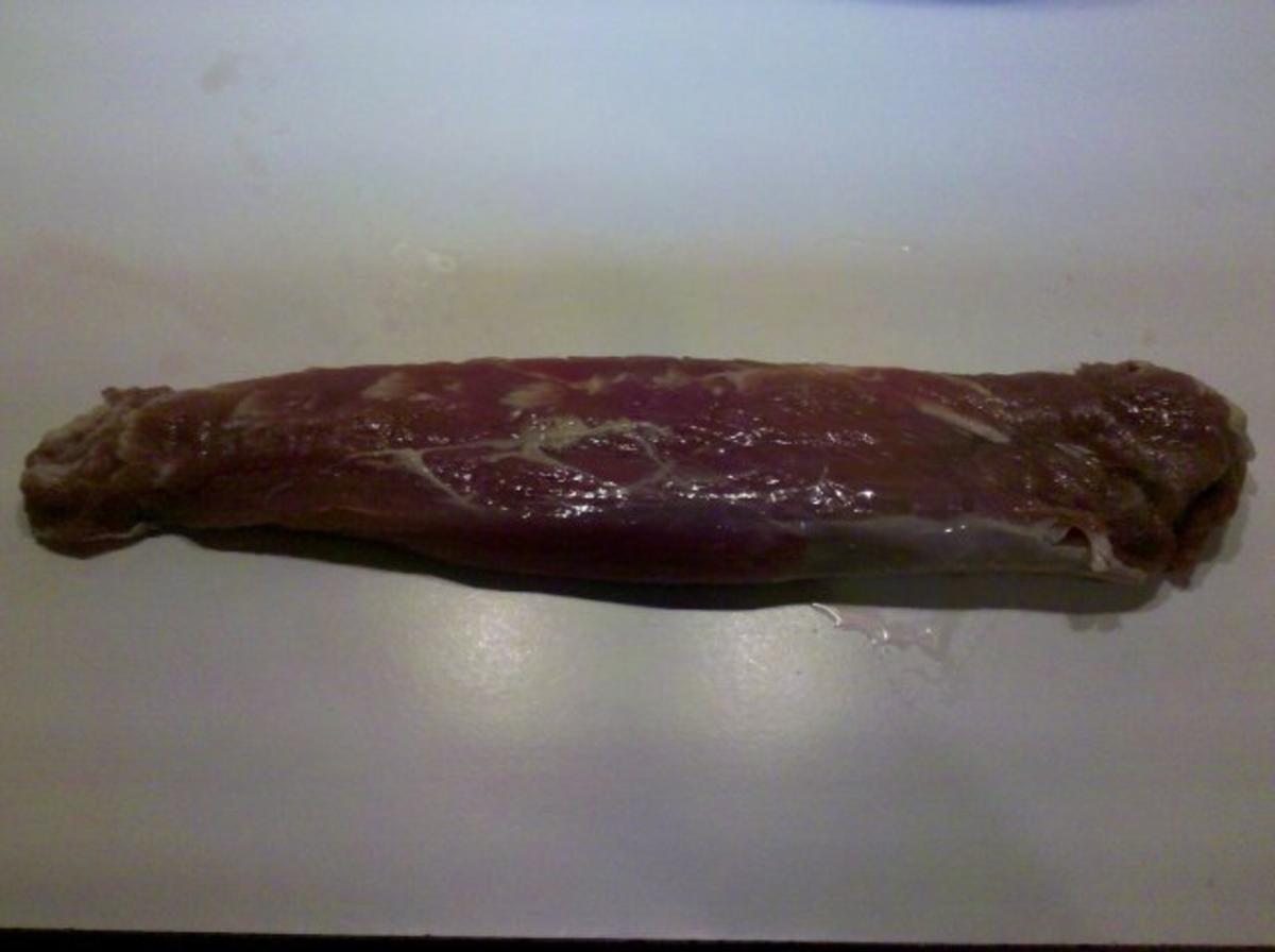 Fleisch: Gefülltes Schweinefilet mit Zucchini und Fusilli Bucati Lunghi - Rezept - Bild Nr. 3