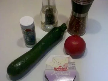 Fleisch: Gefülltes Schweinefilet mit Zucchini und Fusilli Bucati Lunghi - Rezept - Bild Nr. 7