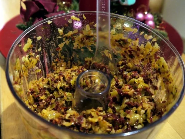 Pikant-fruchtige Hähnchenkeulen mit scharfen Polentaschnitten - Rezept - Bild Nr. 2