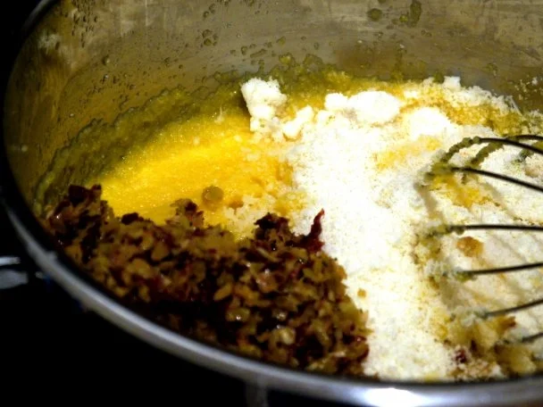 Pikant-fruchtige Hähnchenkeulen mit scharfen Polentaschnitten - Rezept - Bild Nr. 3