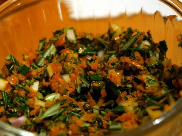 Pikant-fruchtige Hähnchenkeulen mit scharfen Polentaschnitten - Rezept - Bild Nr. 5