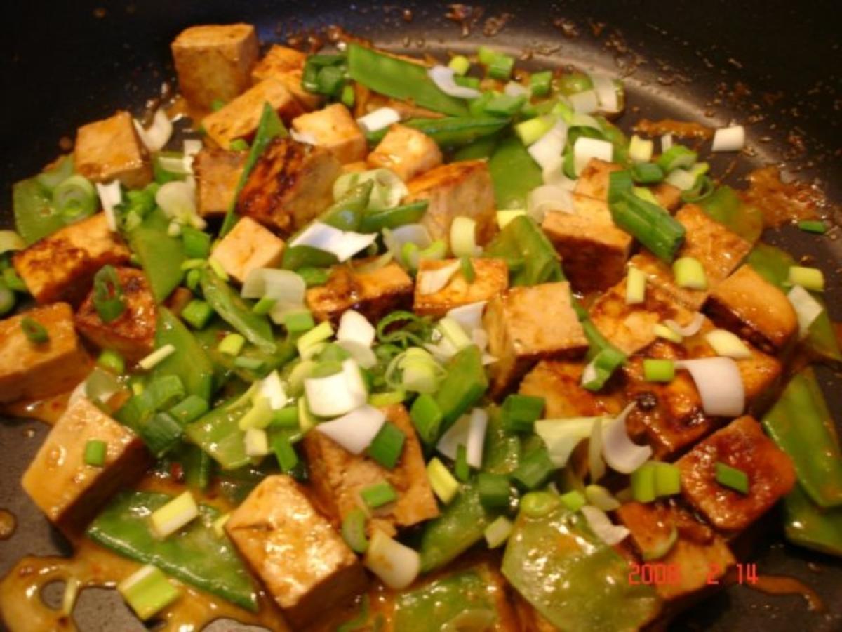 Tofu mit Zuckerschoten und Currysauce - einfach - von MausVoh