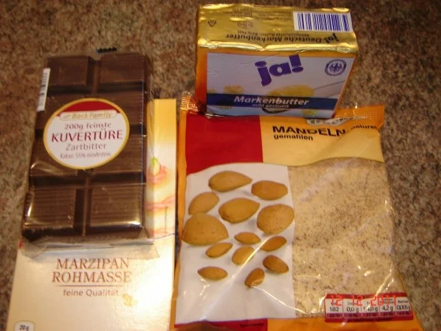 Rezept: Weihnachtsplätzchen : Schoko-Marzipan-Taler Bild Nr. 5 Weihnachtsplätzchen : Schoko-Marzipan-Taler - Rezept - Bild Nr. 5