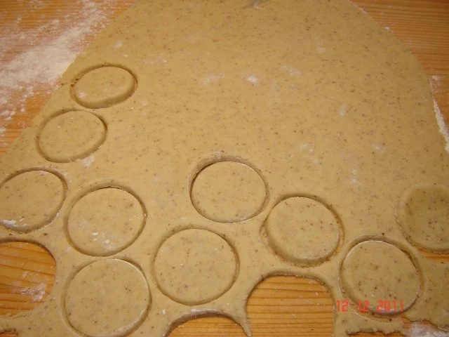 Rezept: Weihnachtsplätzchen : Schoko-Marzipan-Taler Bild Nr. 4 Weihnachtsplätzchen : Schoko-Marzipan-Taler - Rezept - Bild Nr. 4