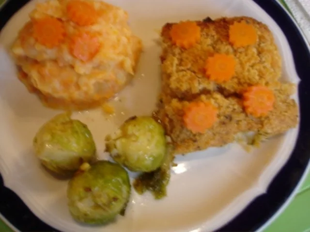 Rezept: Schlemmer-Filet à la Bordelaise mit Möhren-Kartoffelstampf und Rosenkohl Bild Nr. 12 Schlemmer-Filet à la Bordelaise mit Möhren-Kartoffelstampf und Rosenkohl - Rezept - Bild Nr. 12