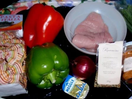 Farfalle mit Puten-Paprikastreifen - Rezept - Bild Nr. 2