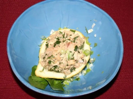 Rezept: Mit Thunfisch gefüllte Zitronen Mit Thunfisch gefüllte Zitronen - Rezept