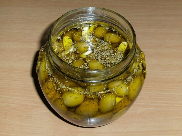 Einlegen: Oliven, grün, pikant eingelegt - Rezept