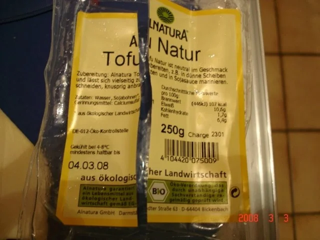 Rezept: Knuspriger Tofu mit roten Zwiebeln Bild Nr. 2 Knuspriger Tofu mit roten Zwiebeln - Rezept - Bild Nr. 2