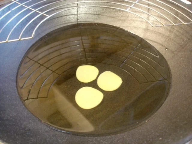 Rezept: Krabbenbrot / Kroepuk / Shrimp Chips Bild Nr. 5 Krabbenbrot / Kroepuk / Shrimp Chips - Rezept - Bild Nr. 5