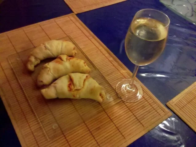 Rezept: Abendbrot: Gefüllte Croissants mit dreierlei Käse Bild Nr. 6 Abendbrot: Gefüllte Croissants mit dreierlei Käse - Rezept - Bild Nr. 6