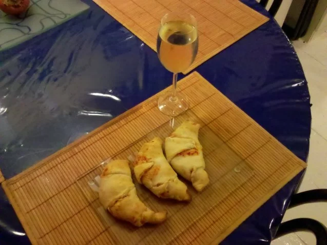 Rezept: Abendbrot: Gefüllte Croissants mit dreierlei Käse Bild Nr. 7 Abendbrot: Gefüllte Croissants mit dreierlei Käse - Rezept - Bild Nr. 7