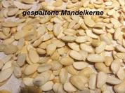 Kekse:   MANDELN, halbiert, gehackt, gestiftelt oder gemahlen - Rezept
