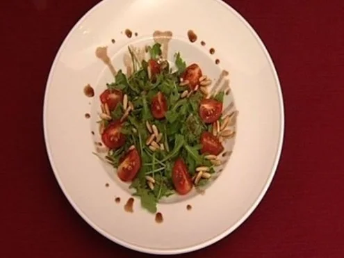 Rezept: Rucola mit gerösteten Pinienkernen (Favorite) Rucola mit gerösteten Pinienkernen (Favorite) - Rezept