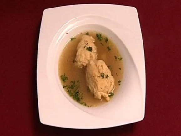 Rezept: Grießnockerlsuppe (Michael Holm) Grießnockerlsuppe (Michael Holm) - Rezept