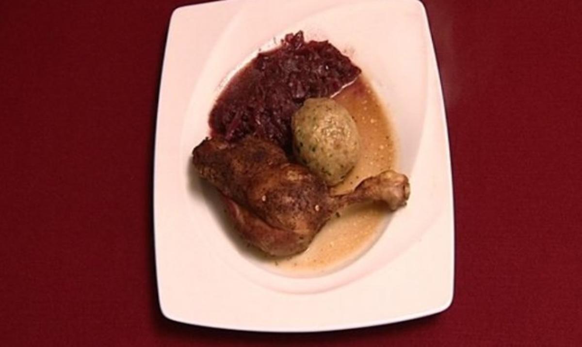 Entenkeulen mit Blaukraut und Semmelknödeln (Michael Holm) - Rezept
Durch Das perfekte Promi Dinner