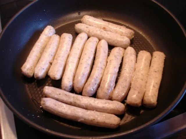 Rezept: Bratwürstchen im Semmel Bild Nr. 6 Bratwürstchen im Semmel - Rezept - Bild Nr. 6