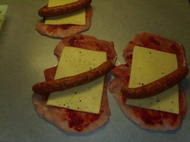 Schweinerouladen mit Knacker - Rezept - Bild Nr. 3