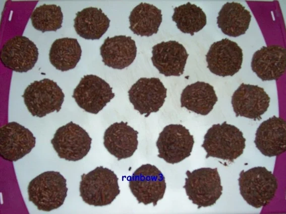 Rezept: Pralinen: Rumkugeln Bild Nr. 4 Pralinen: Rumkugeln - Rezept - Bild Nr. 4