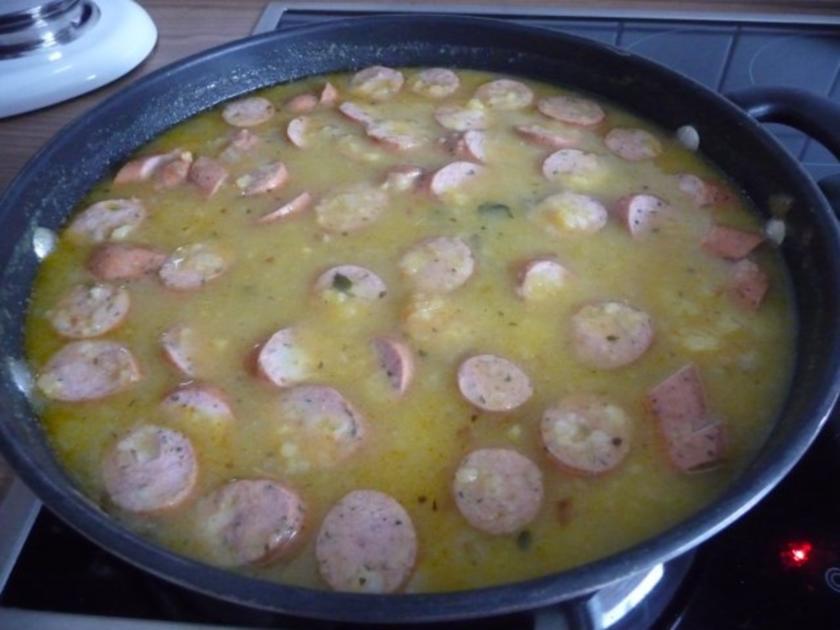 Schnelle Kartoffelsuppe mit Käsewürstchen