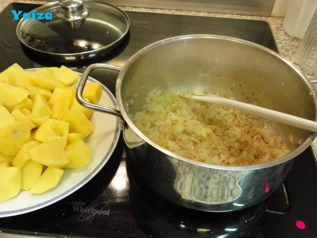 Kartoffelgulyas mit Debreziner - Rezept - Bild Nr. 3