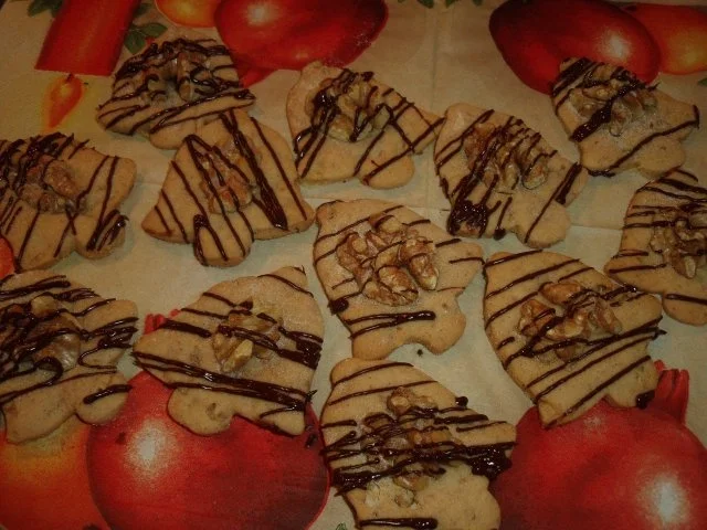 Rezept: Weihnachtsplätzchen mit Ahornsirup und Walnüssen Weihnachtsplätzchen mit Ahornsirup und Walnüssen - Rezept