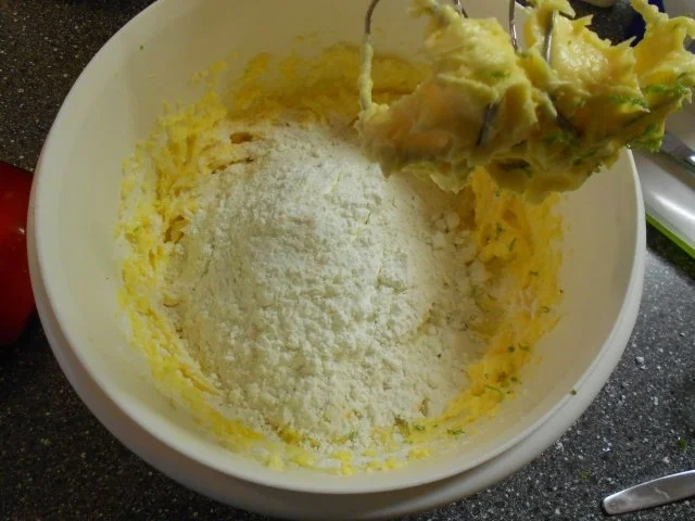 Rezept: Weihnachtsplätzchen -zartes Spritzgebäck mit Limette- Bild Nr. 8 Weihnachtsplätzchen -zartes Spritzgebäck mit Limette- - Rezept - Bild Nr. 8