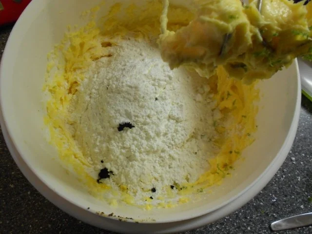 Rezept: Weihnachtsplätzchen -zartes Spritzgebäck mit Limette- Bild Nr. 9 Weihnachtsplätzchen -zartes Spritzgebäck mit Limette- - Rezept - Bild Nr. 9