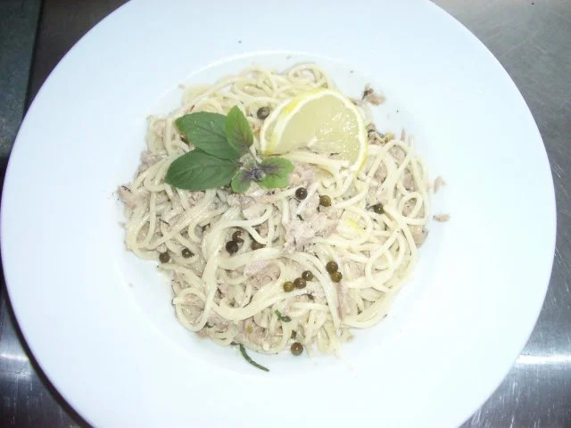 Rezept: Thunfischsoße mit Spagetti Bild Nr. 2 Thunfischsoße mit Spagetti - Rezept - Bild Nr. 2
