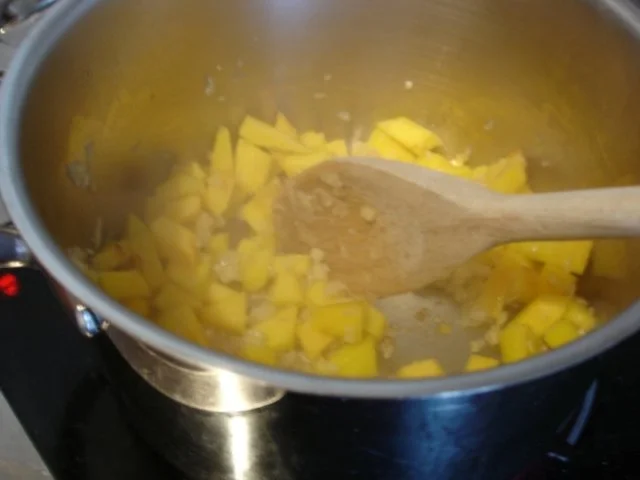 Rezept: Feine Kürbissuppe Bild Nr. 6 Feine Kürbissuppe - Rezept - Bild Nr. 6