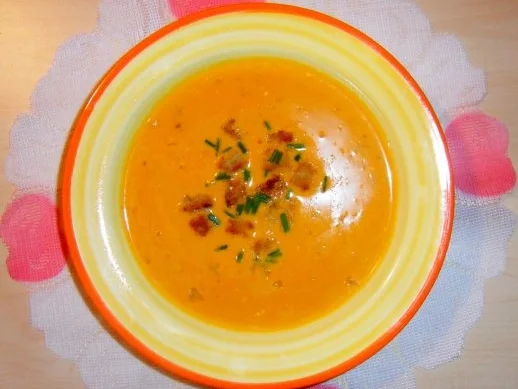 Rezept: Karotten-Cremesuppe mit Ingwer Karotten-Cremesuppe mit Ingwer - Rezept