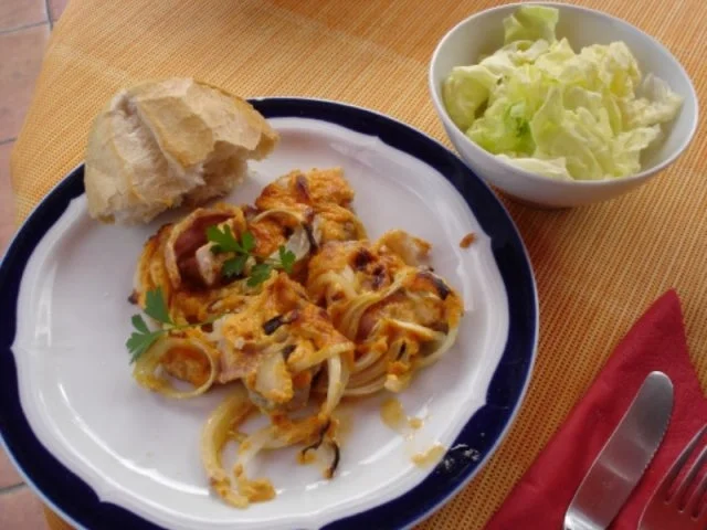 Rezept: Filetkrüstchen mit Zwiebelhaube Filetkrüstchen mit Zwiebelhaube - Rezept