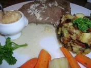 Tafelspitz (jedoch angebraten) mit Kartoffelschmarrn und Apfelkren - Rezept