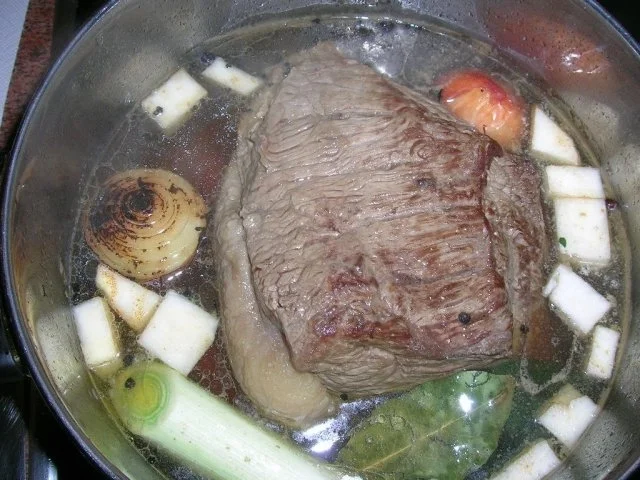 Rezept: Tafelspitz (jedoch angebraten) mit Kartoffelschmarrn und Apfelkren Bild Nr. 6 Tafelspitz (jedoch angebraten) mit Kartoffelschmarrn und Apfelkren - Rezept - Bild Nr. 6