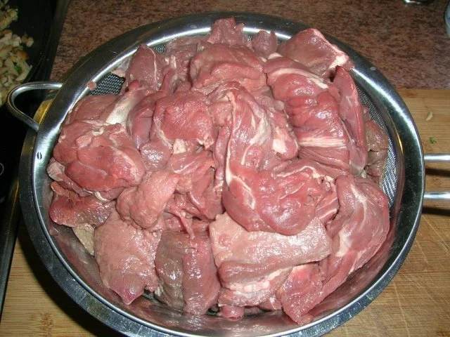 Hirschragout in Rotweinsauce,  karamellisierten Trauben +selbstgemachten Steinpilz-Ravioli - Rezept - Bild Nr. 6