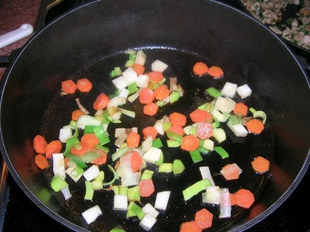 Hirschragout in Rotweinsauce,  karamellisierten Trauben +selbstgemachten Steinpilz-Ravioli - Rezept - Bild Nr. 7