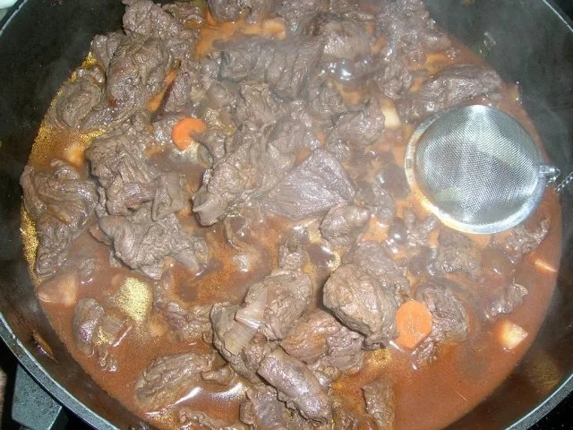 Hirschragout in Rotweinsauce,  karamellisierten Trauben +selbstgemachten Steinpilz-Ravioli - Rezept - Bild Nr. 8