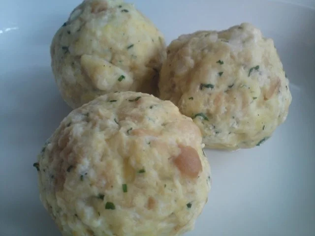 Rezept: Semmelknödel II Semmelknödel II - Rezept