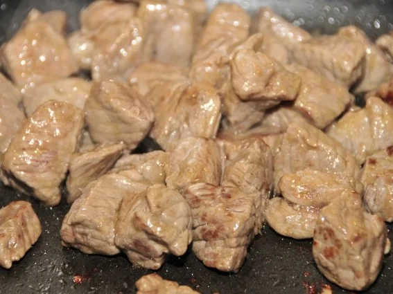 feurige Schmorpfanne mit Rotwein - Rezept - Bild Nr. 4