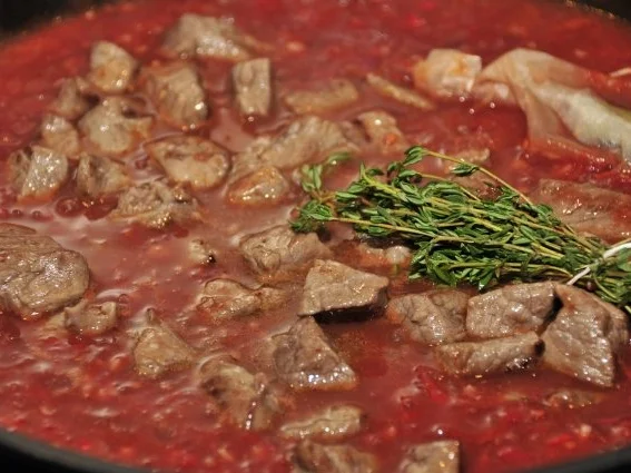 feurige Schmorpfanne mit Rotwein - Rezept - Bild Nr. 7