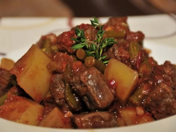 feurige Schmorpfanne mit Rotwein - Rezept - Bild Nr. 2