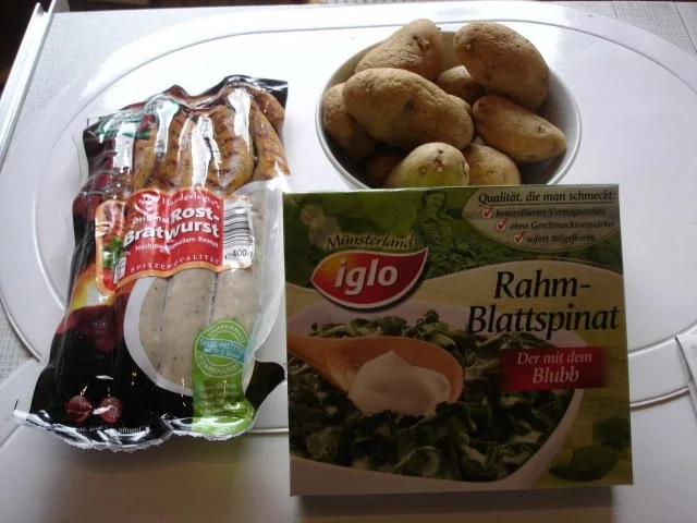 Rezept: Frische Rost-Bratwurst mit Rahm-Spinat und Kartoffeln Bild Nr. 2 Frische Rost-Bratwurst mit Rahm-Spinat und Kartoffeln - Rezept - Bild Nr. 2