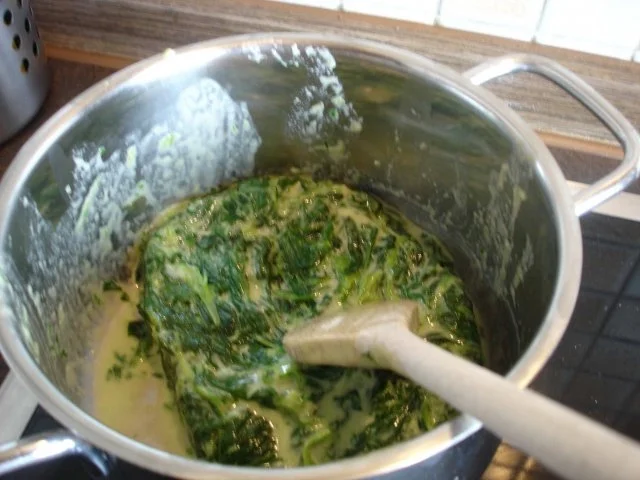 Rezept: Frische Rost-Bratwurst mit Rahm-Spinat und Kartoffeln Bild Nr. 6 Frische Rost-Bratwurst mit Rahm-Spinat und Kartoffeln - Rezept - Bild Nr. 6