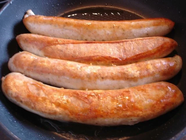 Rezept: Frische Rost-Bratwurst mit Rahm-Spinat und Kartoffeln Bild Nr. 5 Frische Rost-Bratwurst mit Rahm-Spinat und Kartoffeln - Rezept - Bild Nr. 5