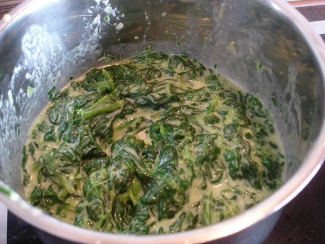 Rezept: Frische Rost-Bratwurst mit Rahm-Spinat und Kartoffeln Bild Nr. 7 Frische Rost-Bratwurst mit Rahm-Spinat und Kartoffeln - Rezept - Bild Nr. 7