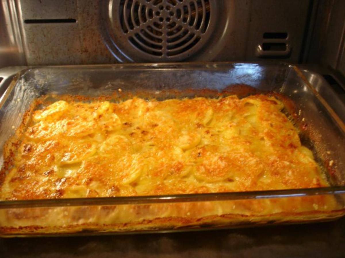 Gebackener Leberkäse mit glasierten Möhren und Kartoffelgratin - Rezept - Bild Nr. 2